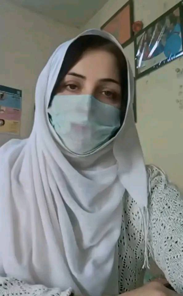 Noreen from Karachi| 52 years old| A widow has to remarry.