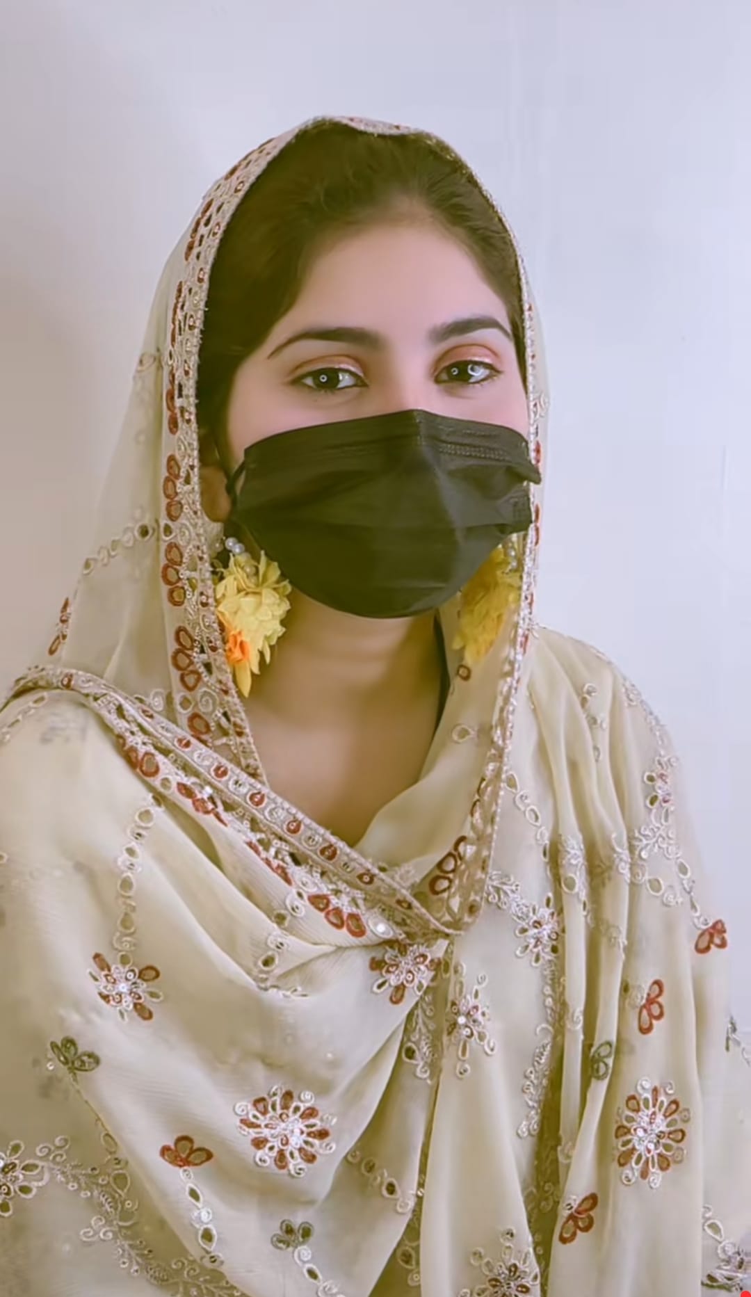 Name Shazia lives in Multan Unmarried | I want to get married soon.